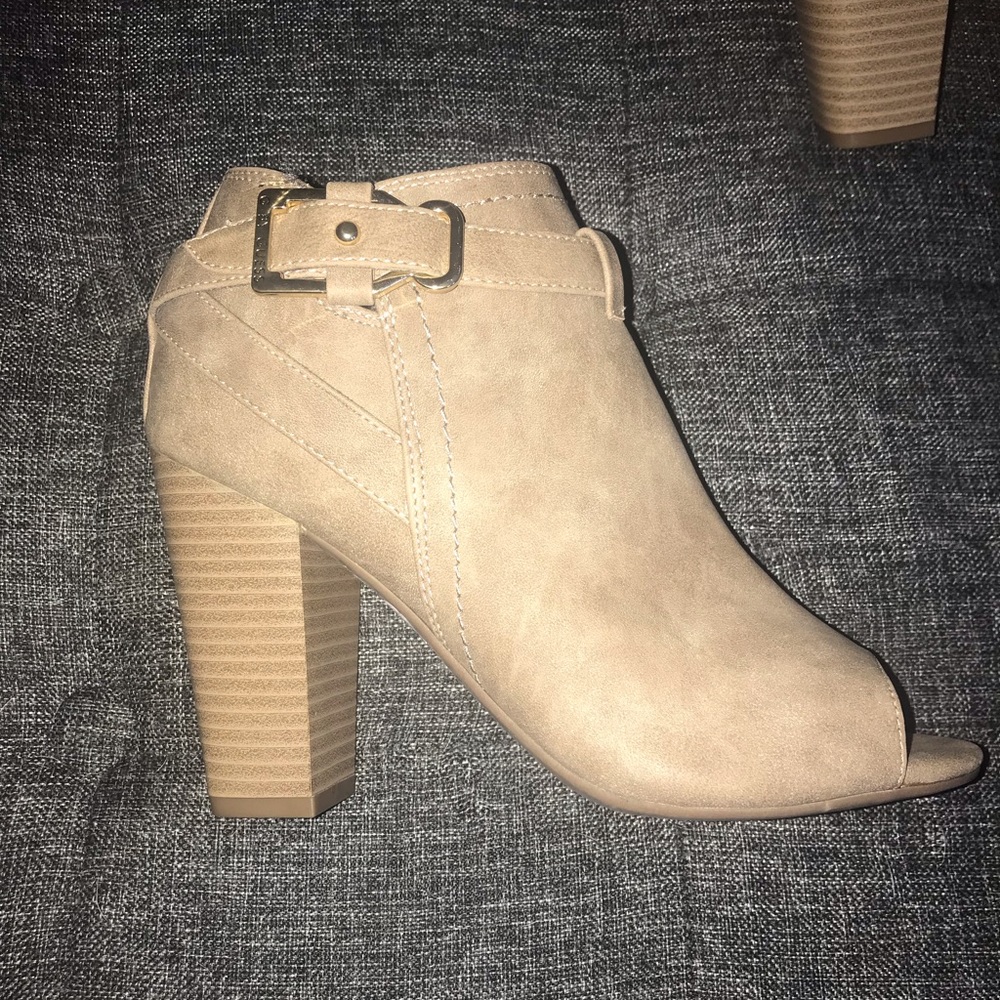 G By Guess Julep Peep Toe Ankle Boots S-5 1/2